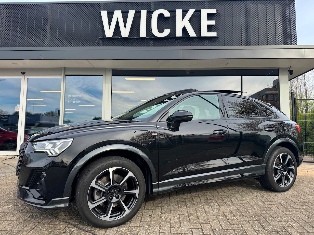 Audi Q3 Sportback - 45 TFSI e S Edition SONOS Pano Camera Trekhaak Leder - AutoWereld.nl