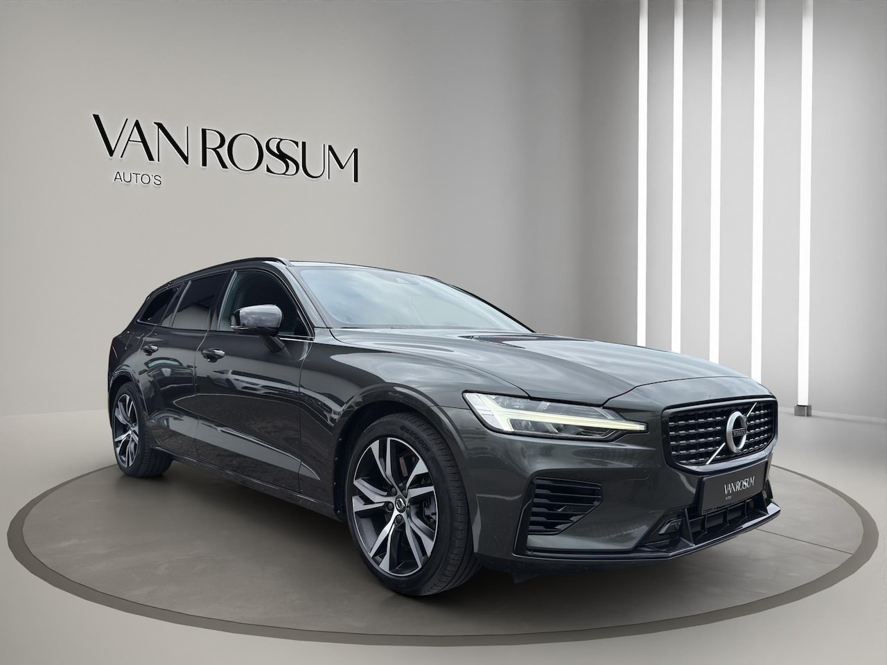 Volvo V60 - T6 Recharge 4x4 Geartronic Inscription | PHEV | Lederen stoelen met geheugen | Android / A - AutoWereld.nl