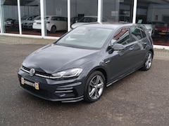 Volkswagen Golf - 1.0 TSI Highline Business R Clima, Pdc, R-Line, Dynaudio, Rijklaarprijs
