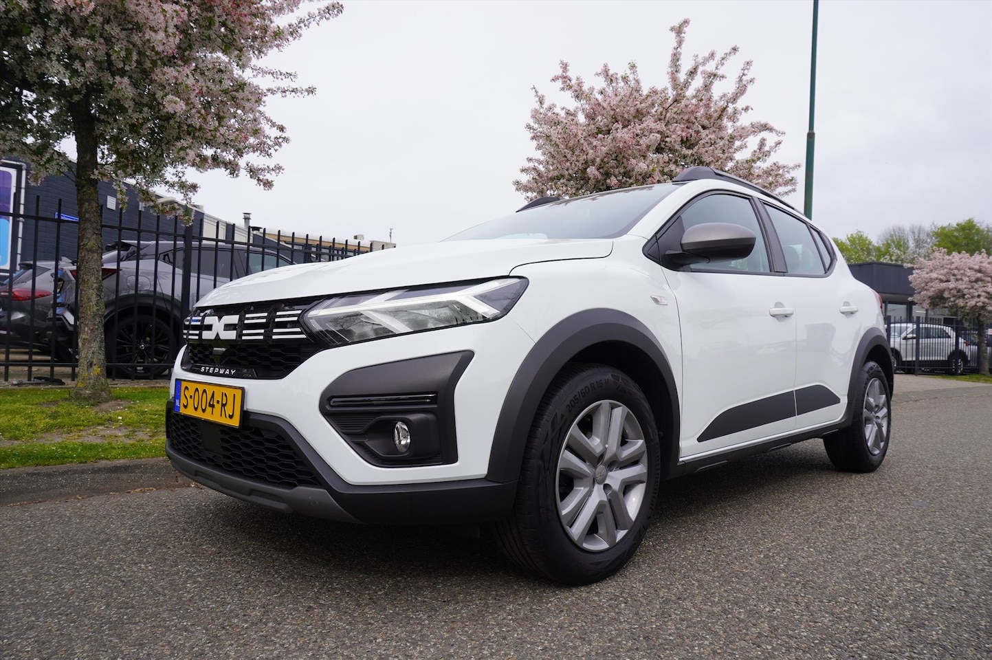 Dacia Sandero Stepway - 1.0 TCe 110pk Expression Multi Media - AutoWereld.nl