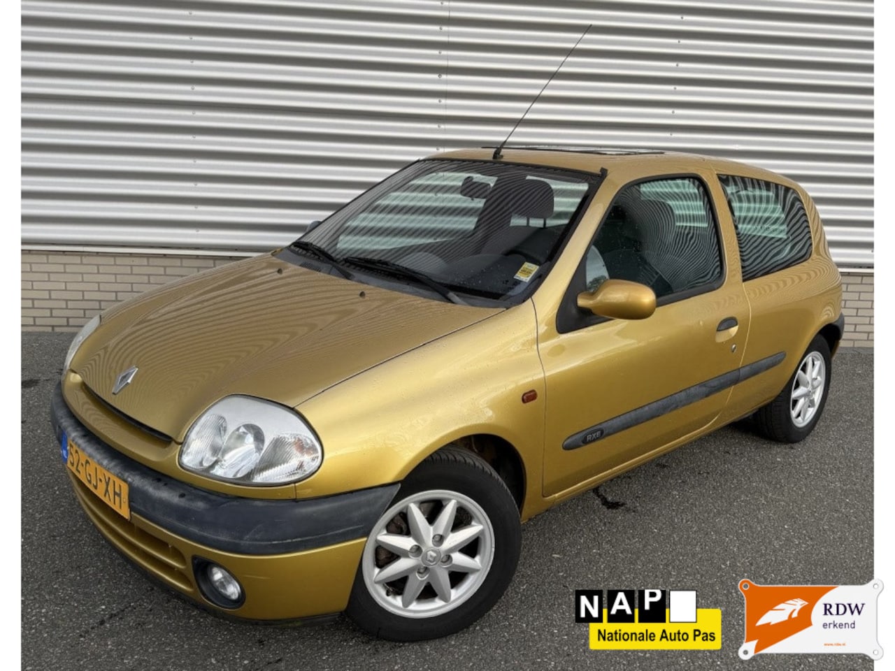 Renault Clio - 1.4-16V AUTOMAAT | AIRCO | NAP | TREKHAAK - AutoWereld.nl