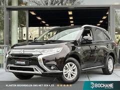 Mitsubishi Outlander - 2.4 PHEV Pure Automaat | Achteruitrijcamera | Navigatie via Carplay/Android Auto | Trekhaa