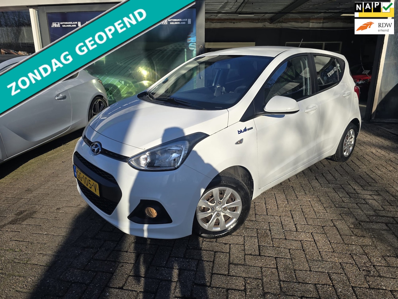 Hyundai i10 - 1.0i i-Motion Comfort | 2E EIGENAAR | 12MND GARANTIE | AIRCO | CRUISE | ELEC RAMEN | - AutoWereld.nl