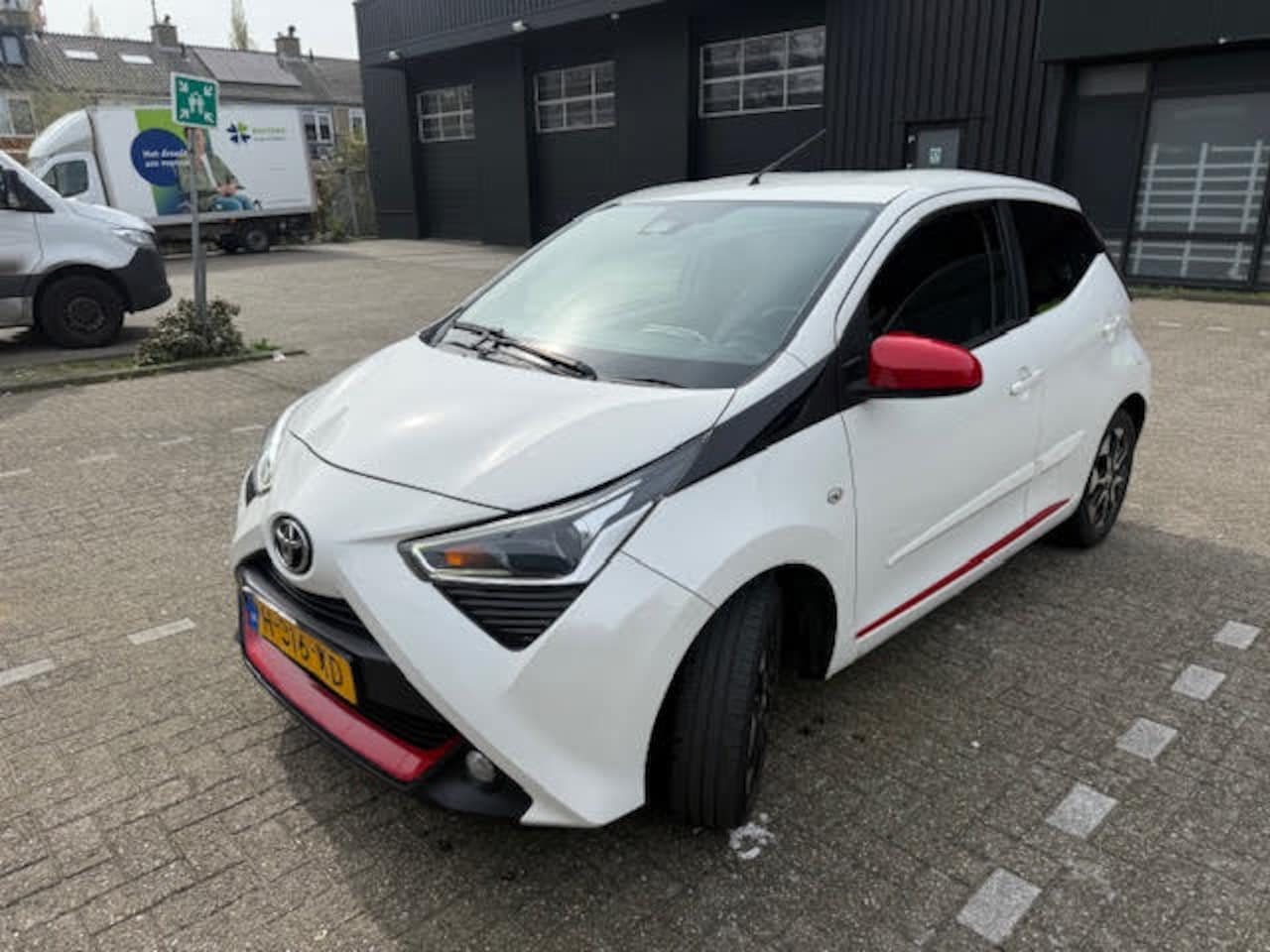 Toyota Aygo - 1.0 VVT-i 72pk 5D NAP / AUTOMAAT - AutoWereld.nl