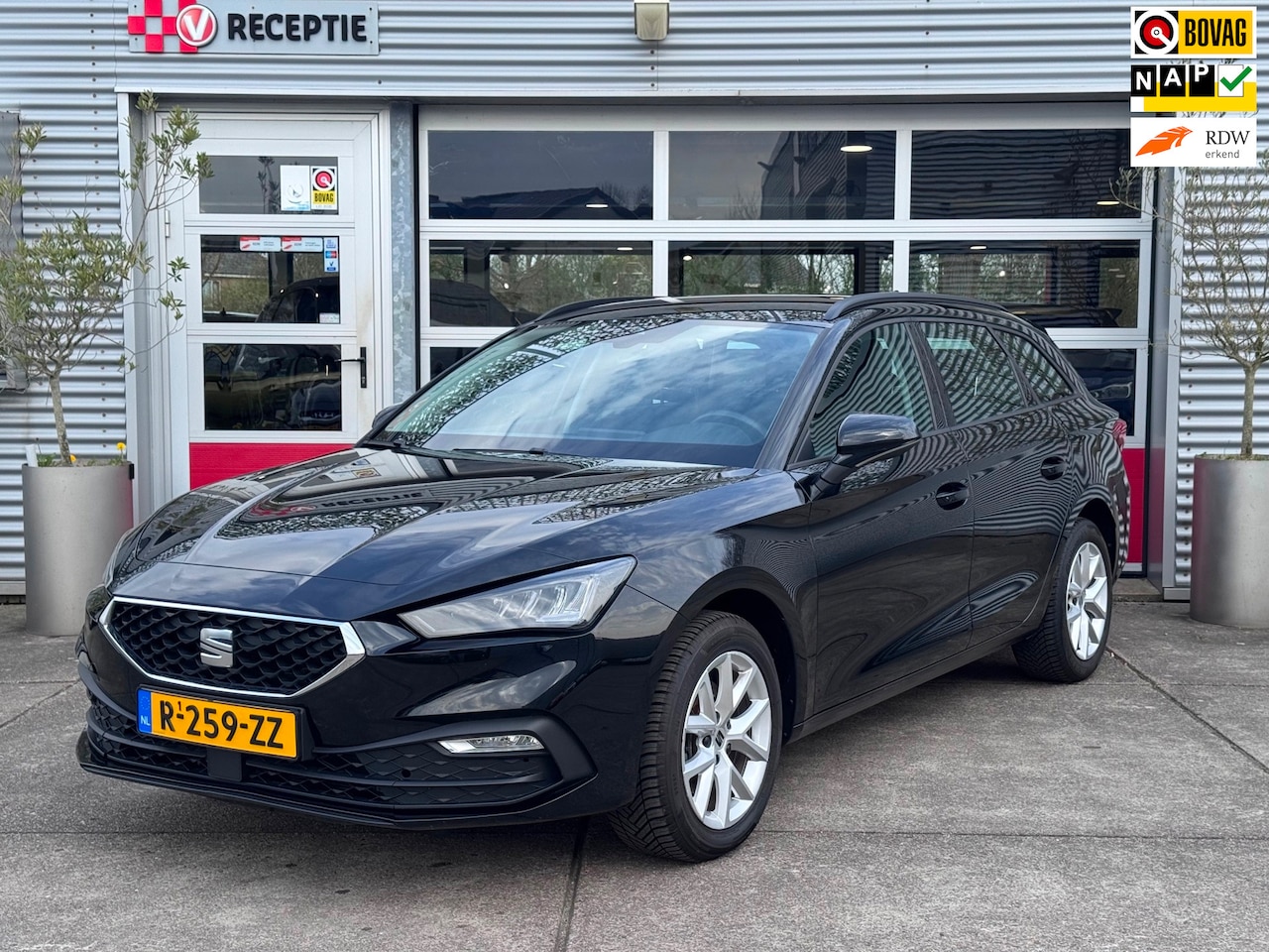 SEAT Leon Sportstourer - 1.0 TSI Reference Cruise / Clima / Carplay / Org-Ned - AutoWereld.nl