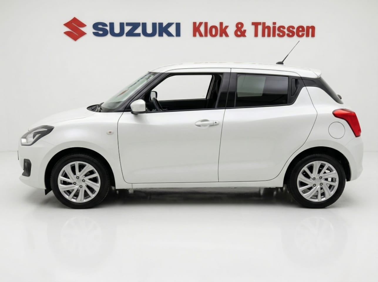 Suzuki Swift - fabrieksgar. t/m 28-06-2031 1.2 Select Smart Hybrid Airco LMV CC PDC EXCL BTW € 11.750,- - AutoWereld.nl