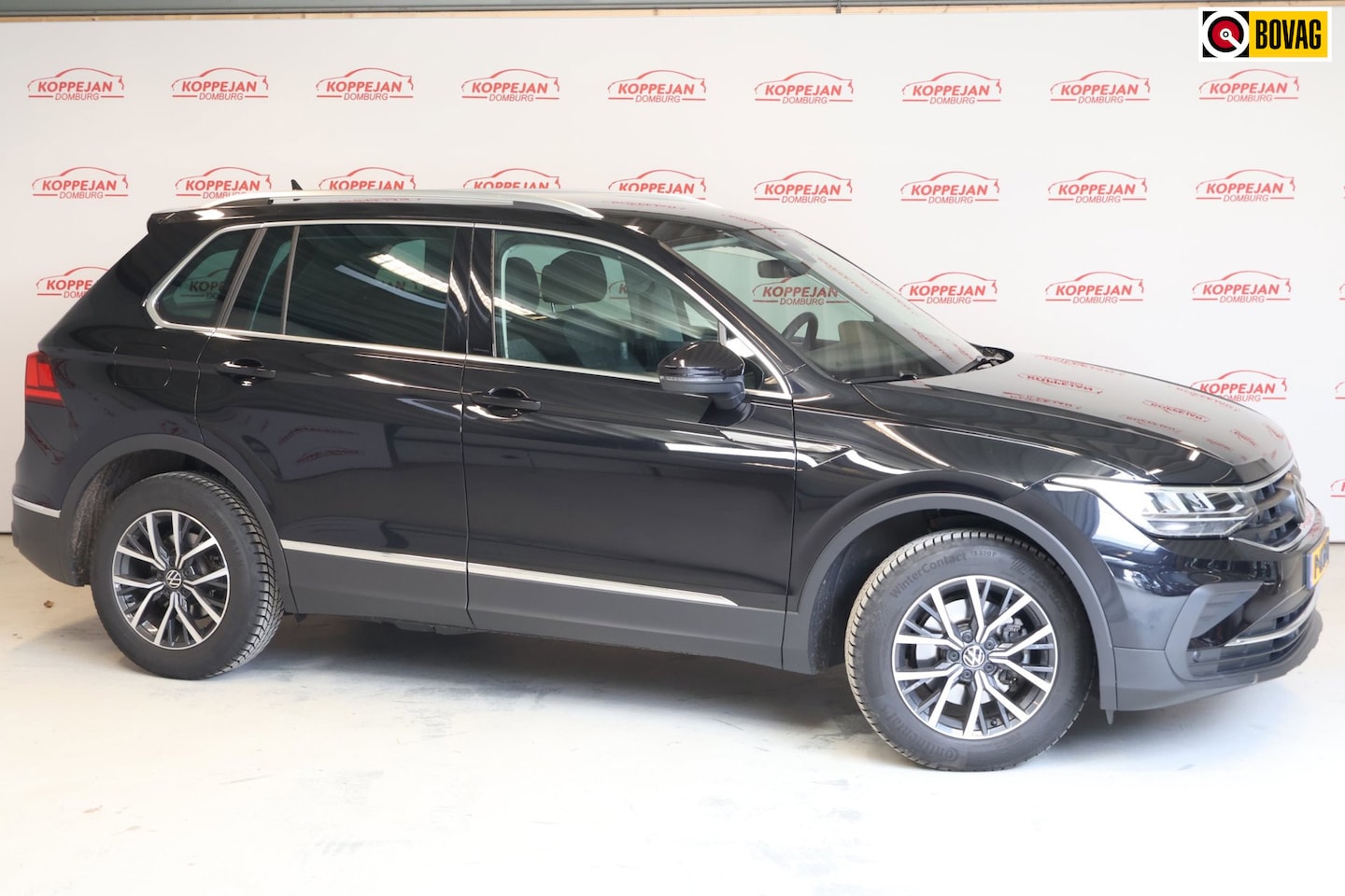 Volkswagen Tiguan - 1.5 TSI Life Business NL auto, App connect, Led, Stoelverw - AutoWereld.nl