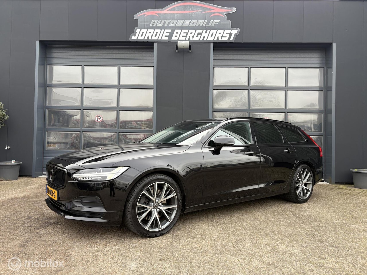 Volvo V90 - 2.0 T5 90th Anniversary Edition 2.0 T5 90th Anniversary Edition - AutoWereld.nl