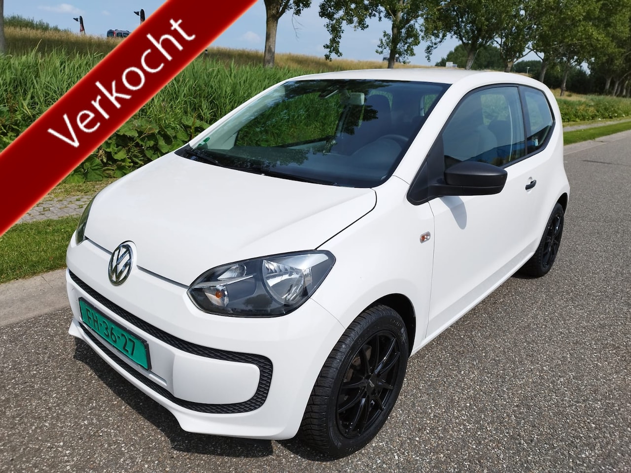 Volkswagen Up! - 1.0 move up! ** NAVI ** Airco ** Bluetooth ** NW LM velgen 15 inch ** - AutoWereld.nl