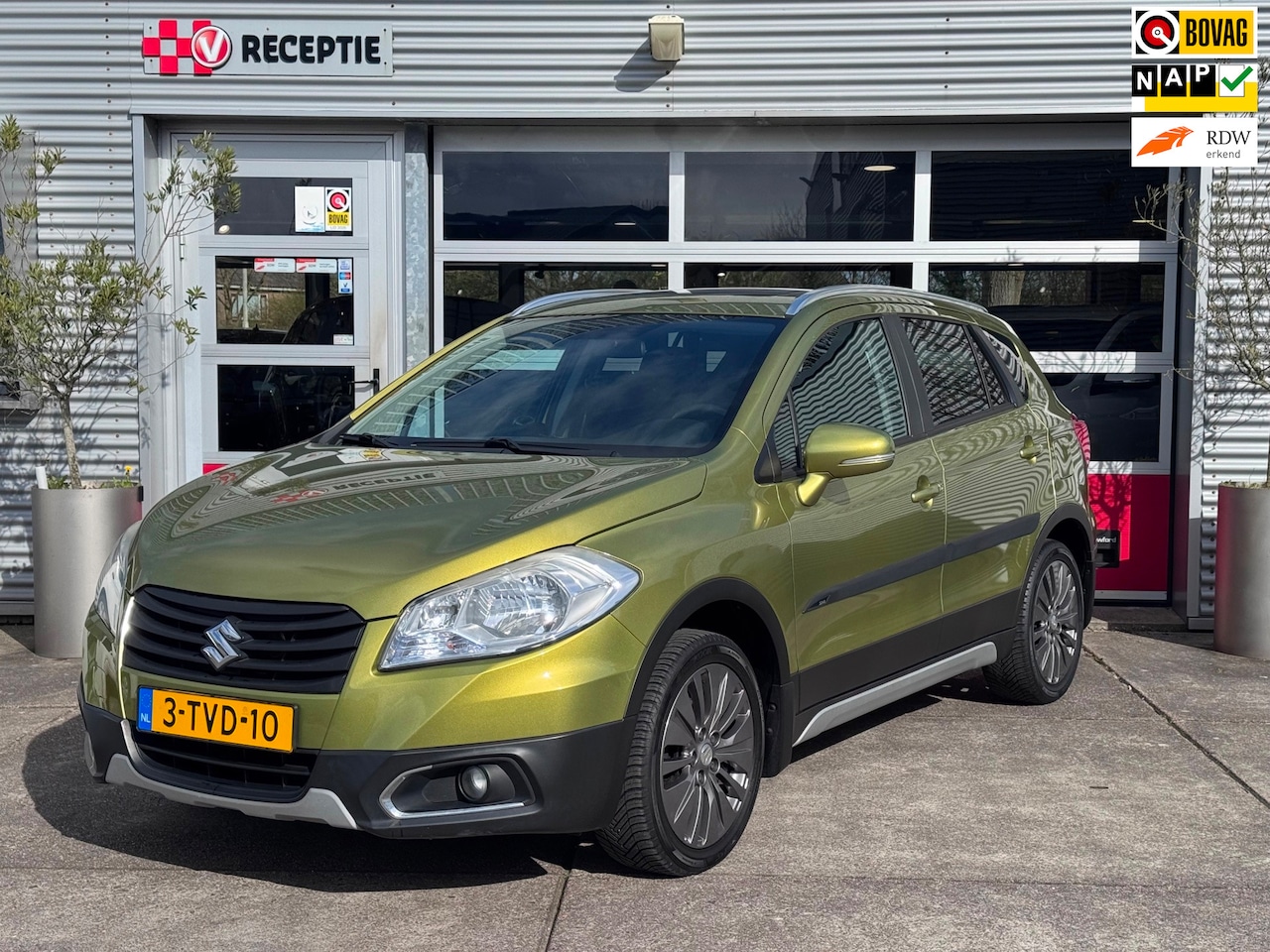 Suzuki SX4 S-Cross - 1.6 Exclusive Schuifdak / Cruise / Clima / Trekhaak / Org-Ned - AutoWereld.nl
