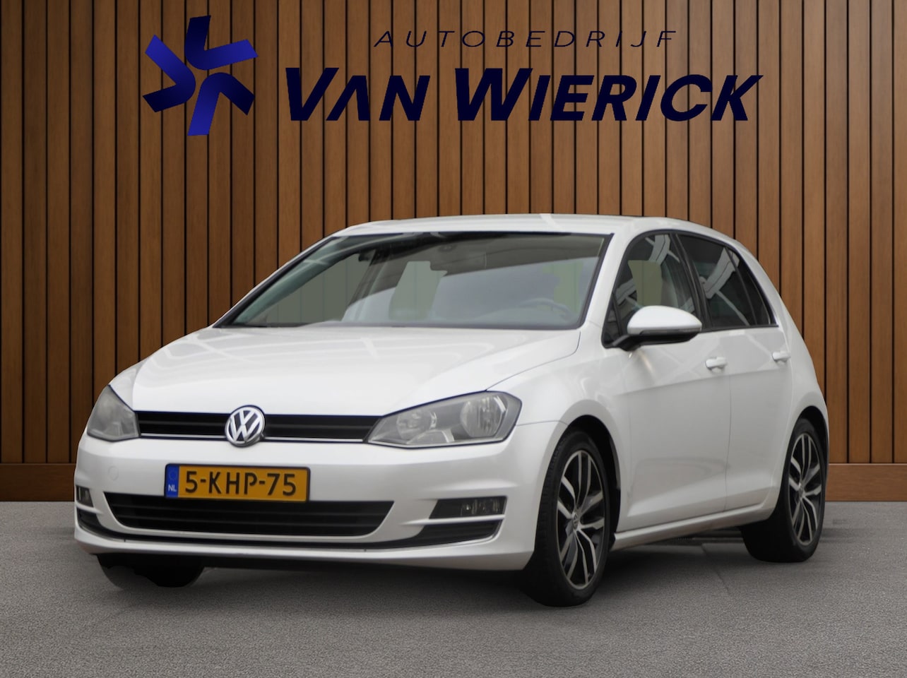 Volkswagen Golf - 1.4 TSI ACT140PK! Highline Automaat | Camera | Bluetooth | Cruise | NAP - AutoWereld.nl