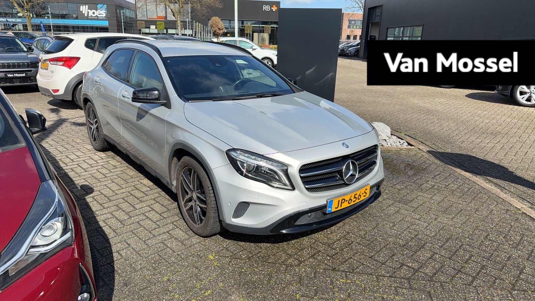 Mercedes-Benz GLA-Klasse - 200 Prestige | Automaat | Stoelverwarming | Memory | Trekhaak | Navigatie | - AutoWereld.nl