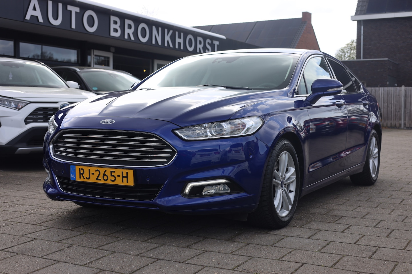 Ford Mondeo - 1.5 TITANIUM I CAMERA I CARPLAY I KEYLESS I 17 INCH - AutoWereld.nl
