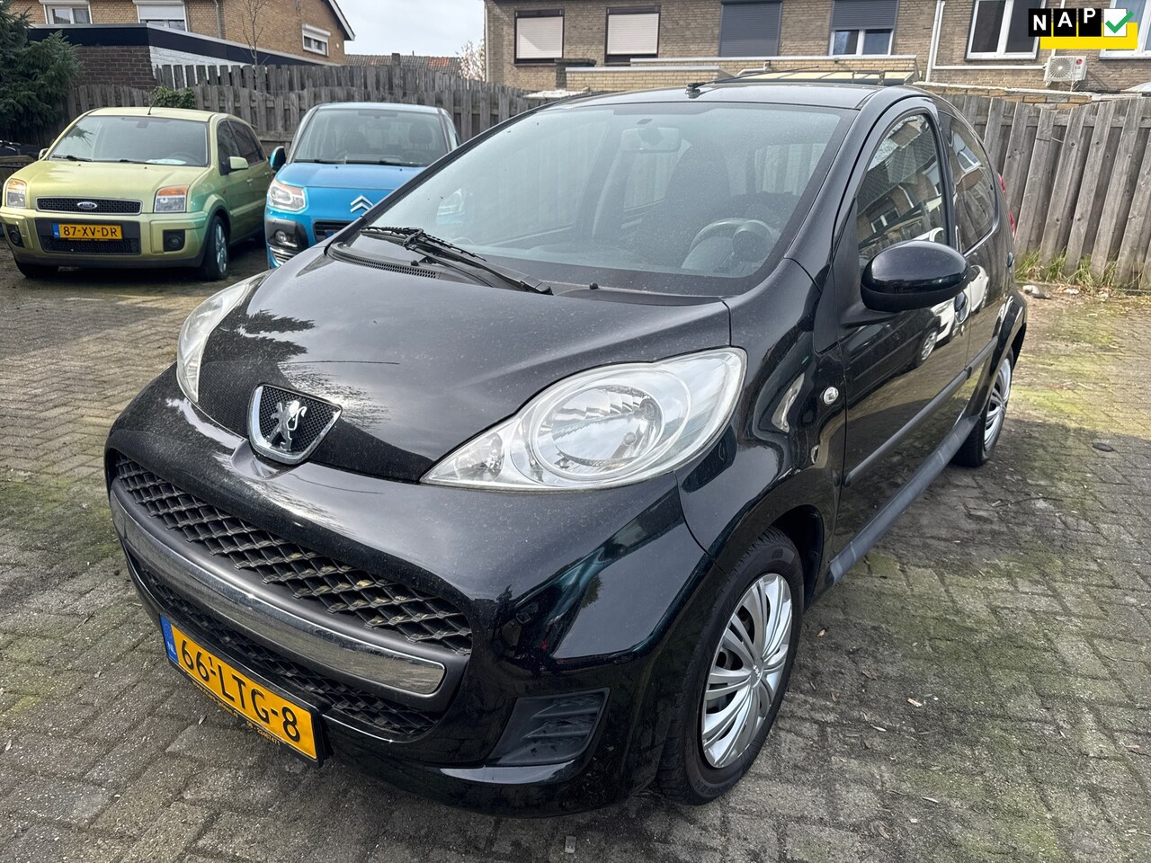 Peugeot 107 - 1.0-12V XS 1.0-12V XS - AutoWereld.nl
