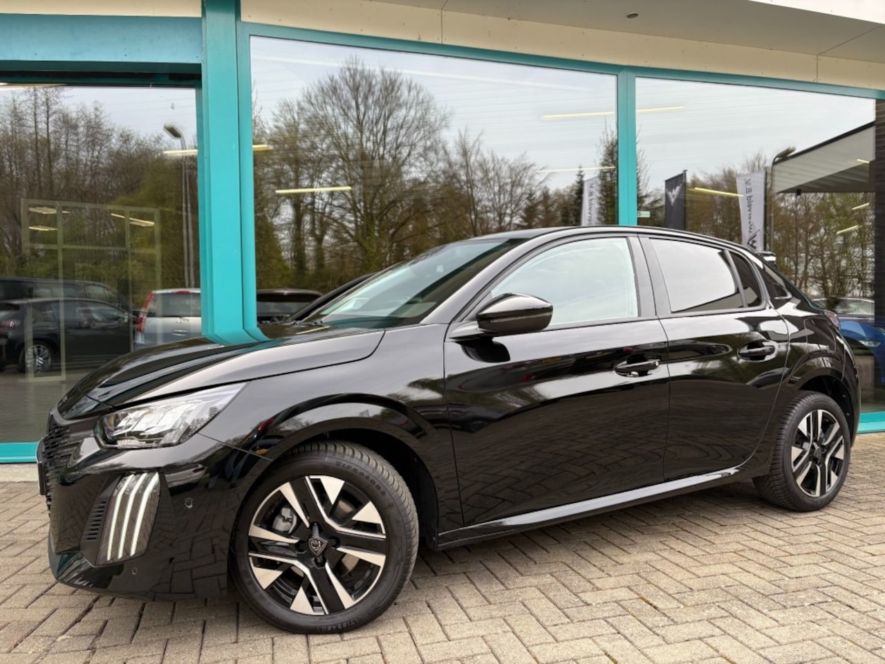 Peugeot 208 - 1.2 HYBRID 110 e-DCS6 CarPlay, Virtual, LED, *181km* - AutoWereld.nl