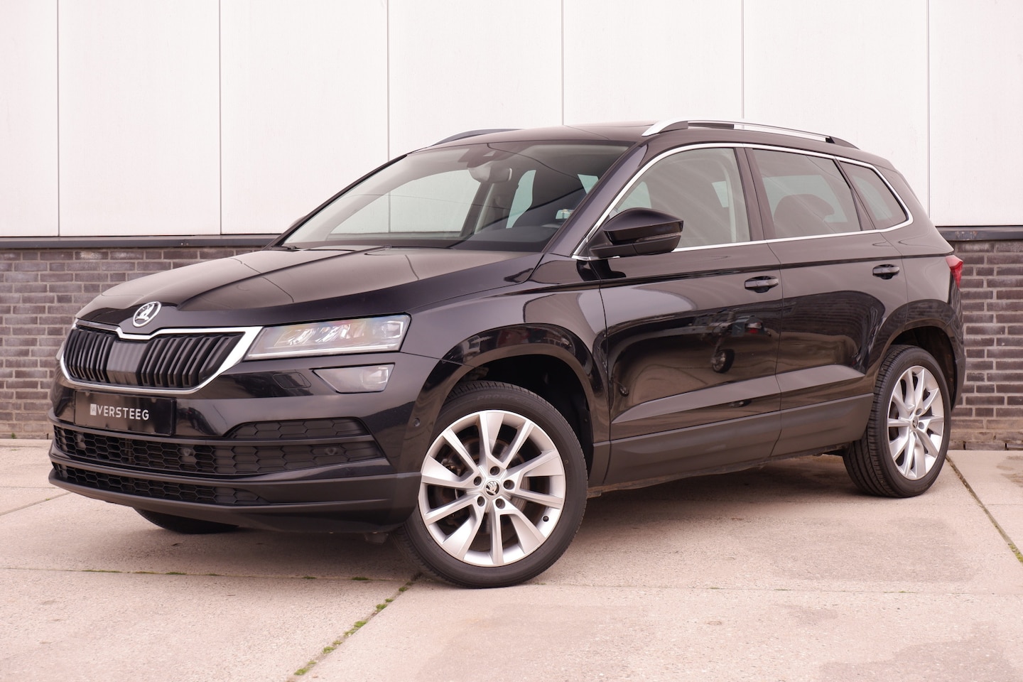 Skoda Karoq - 1.5 TSI ACT Style | Pano | Elek. Trekhaak | LED | Carplay | Camera | Navi | PDC - AutoWereld.nl