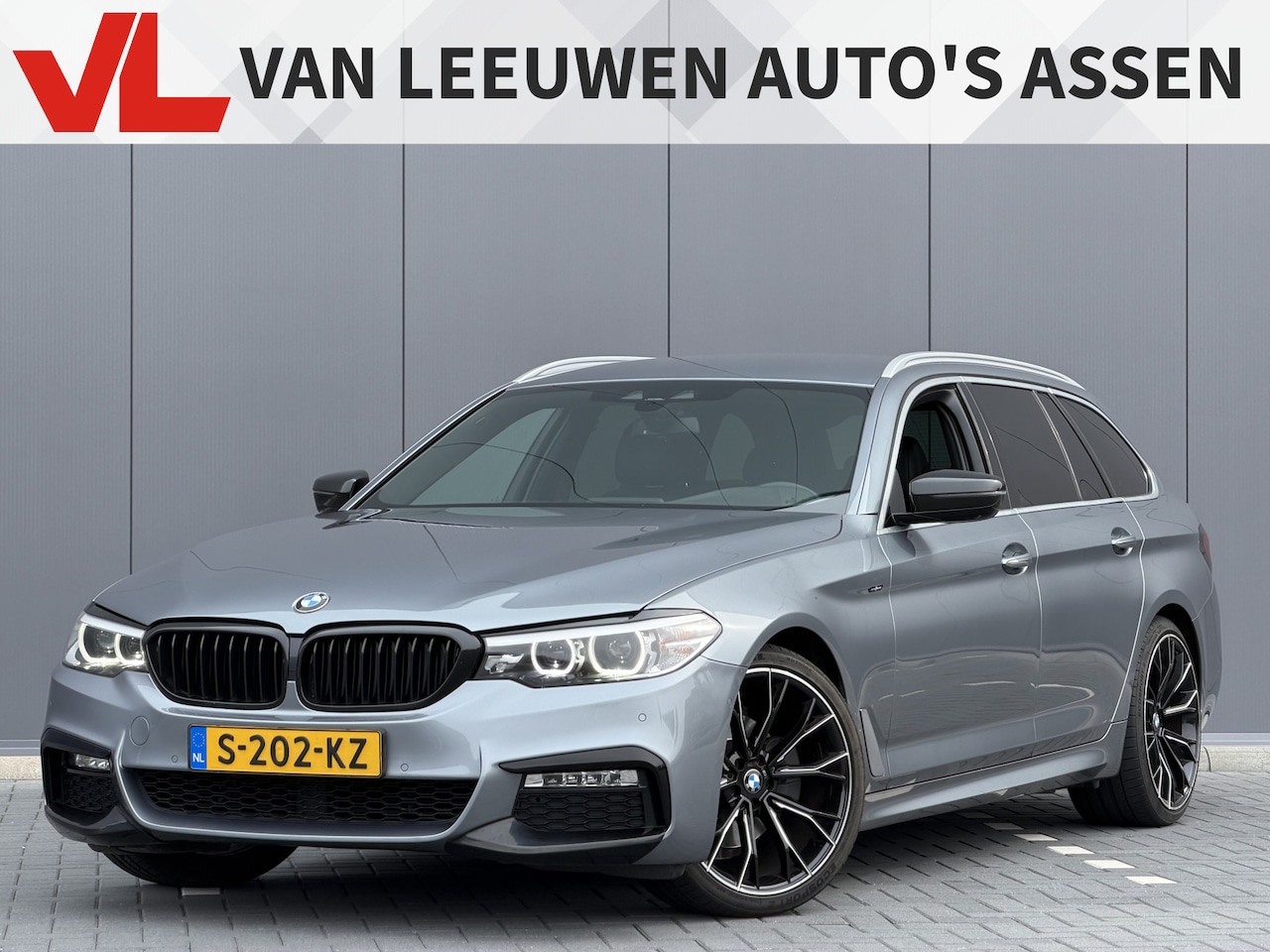BMW 5-serie Touring - 520i High Executive | Nieuw binnen | Trekhaak | Leder - AutoWereld.nl
