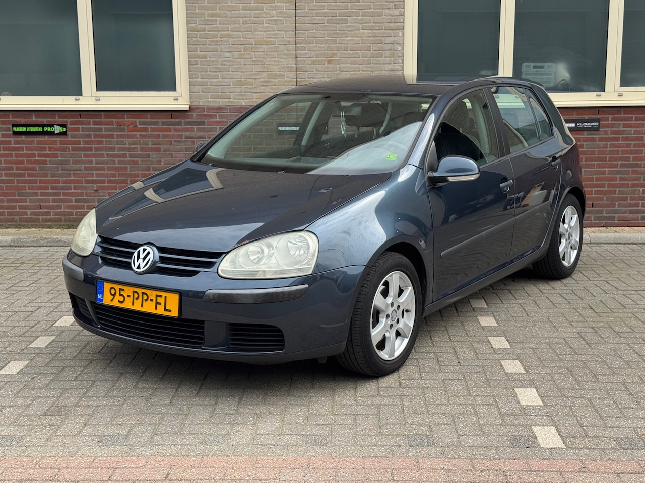 Volkswagen Golf - 1.6 Trendline Airco 5Deurs APK 02-2027 Versnellingsbak maakt een bijgeluid. - AutoWereld.nl