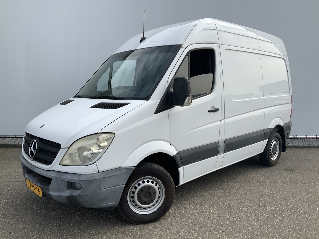 Mercedes-Benz Sprinter - 311 2.2 CDI 325 L1H2 Airco 3 Zits Trekhaak 2000 kg Euro 4 - AutoWereld.nl