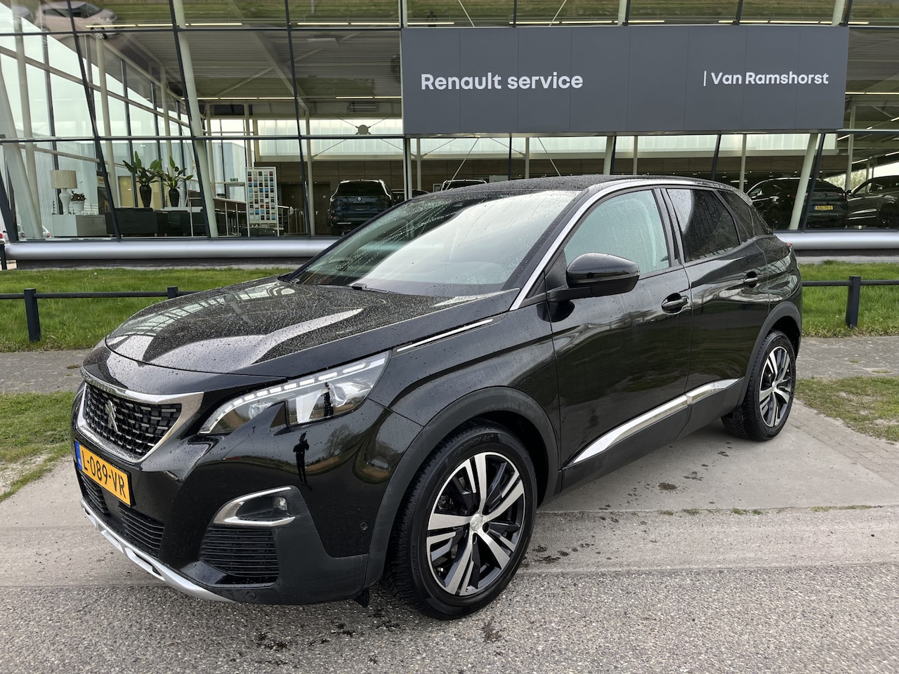 Peugeot 3008 - 1.2 PureTech Allure 130PK / Automaat / Stoelverw. / Apple Carplay - Android Auto / Blind s - AutoWereld.nl