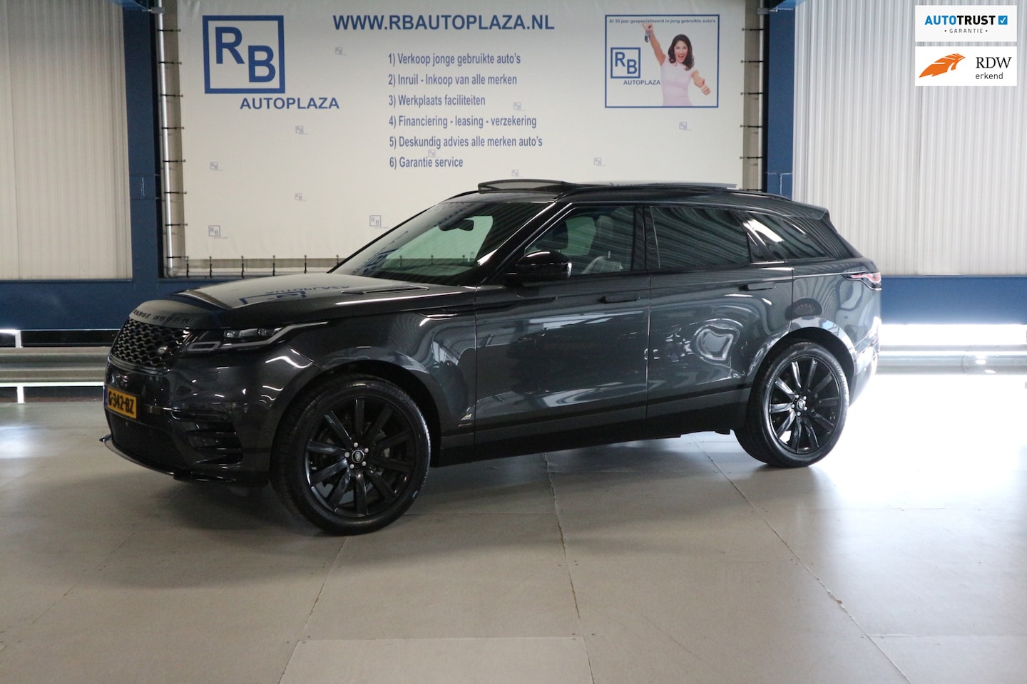 Land Rover Range Rover Velar - 2.0 I4 AWD R-Dynamic HSE 12 MAANDEN GARANTIE/ DEALER ONDERHOUDEN/ PANO - AutoWereld.nl