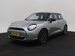 MINI Cooper - E Essential 40.7 kWh | Navi | Apple Carplay/Android Auto | Achteruitrijcamera | 17'' LM Ve