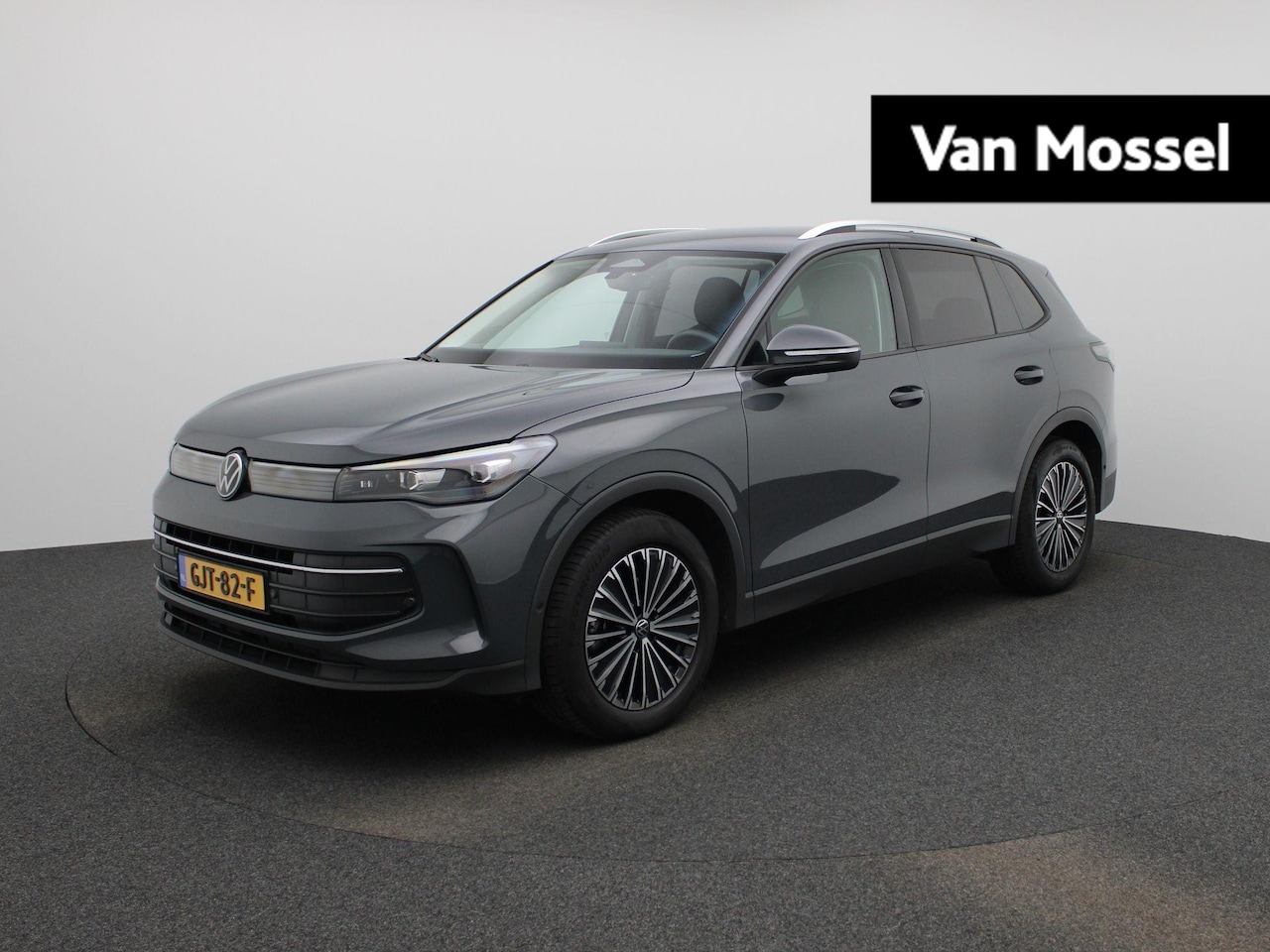 Volkswagen Tiguan - 1.5 eTSI Life Edition 150 PK Automaat | Automaat | Apple Carplay | Android Auto | 18" Lich - AutoWereld.nl