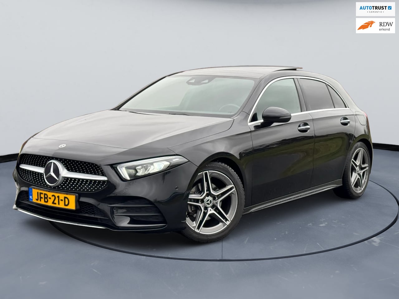 Mercedes-Benz A-klasse - 180 Business Solution AMG|pano|sfeerverlicht|keyless| - AutoWereld.nl