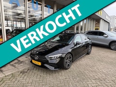 Mercedes-Benz A-klasse - 200 AMG Line / PANORAMADAK / VOL VOL OP OPTIE