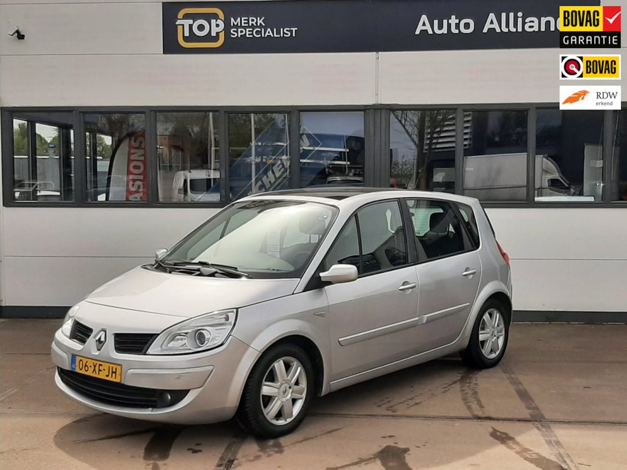 Renault Scénic - 1.6-16V Business Line met trekhaak +4 seizoen wielen - AutoWereld.nl