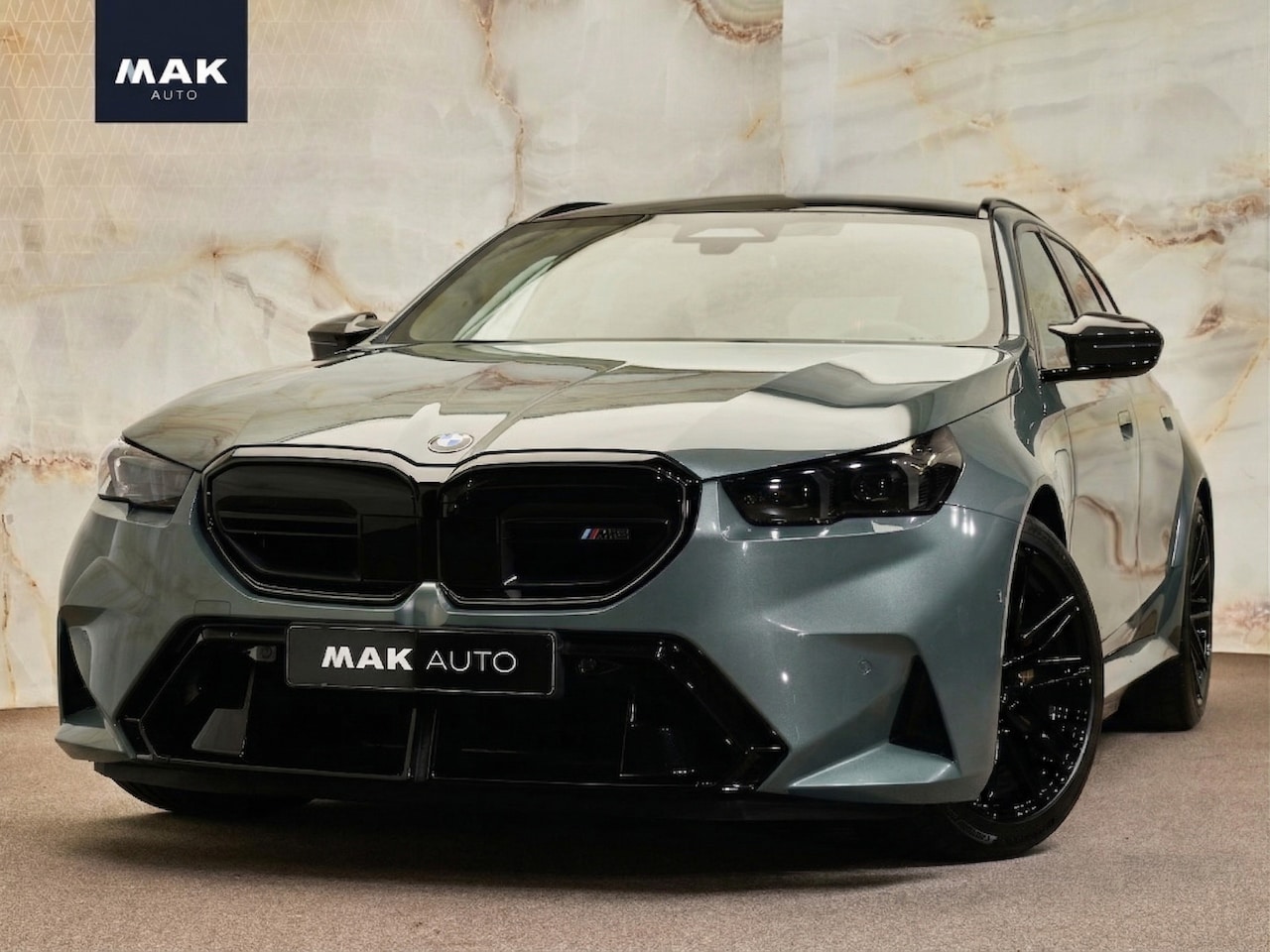 BMW 5-serie Touring - M5 V8 M Hybrid, Sonderlackierung, Ultimate Package, ceramic, pano, B&W, 21", stl.ventilati - AutoWereld.nl