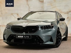 BMW 5-serie Touring - M5 V8 M Hybrid, Sonderlackierung, Ultimate Package, ceramic, pano, B&W, 21", stl.ventilati