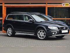 Volvo XC70 - T5 FWD Summum | Dealer Onderhouden | Panoramadak | Automaat | Stoelverwarming | Rondom Par