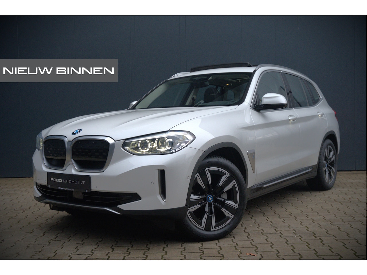 BMW iX3 - Executive 80 kWh | Panoramadak | Keyless | Stoelverwarming | Camera | Adaptief Onderstel | - AutoWereld.nl