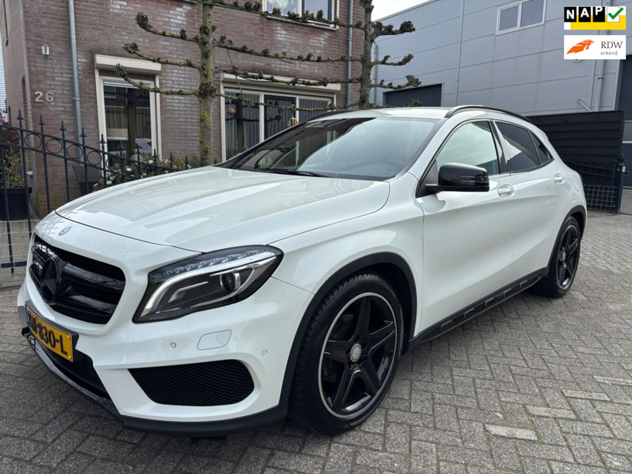 Mercedes-Benz GLA-Klasse - 180 AMG Night Edition Plus / 1e eigenaar - AutoWereld.nl