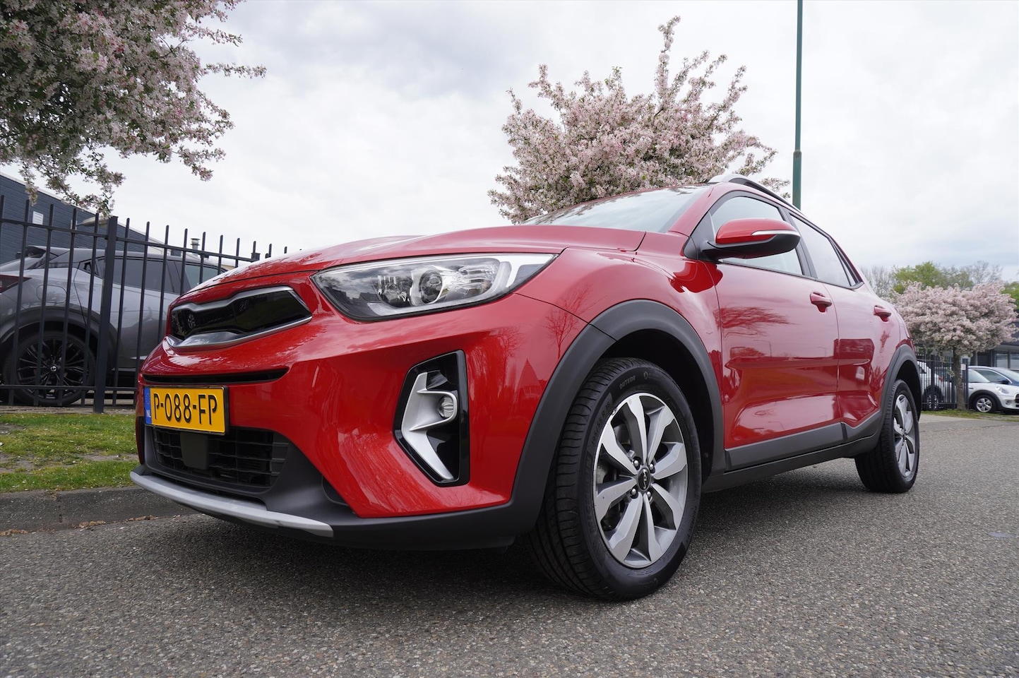 Kia Stonic - 1.0 T-GDi 100pk DynamicPlusLine Navigatie Apple Carplay - AutoWereld.nl