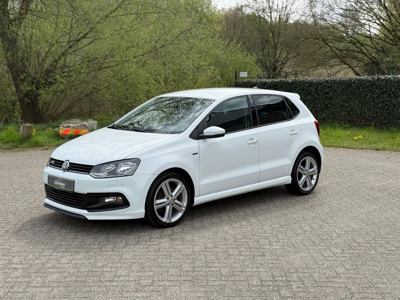 Volkswagen Polo - 1.2 TSI R-LINE I 110PK I 6BAK I CRUISE I CLIMA I VOLL ONDH - AutoWereld.nl