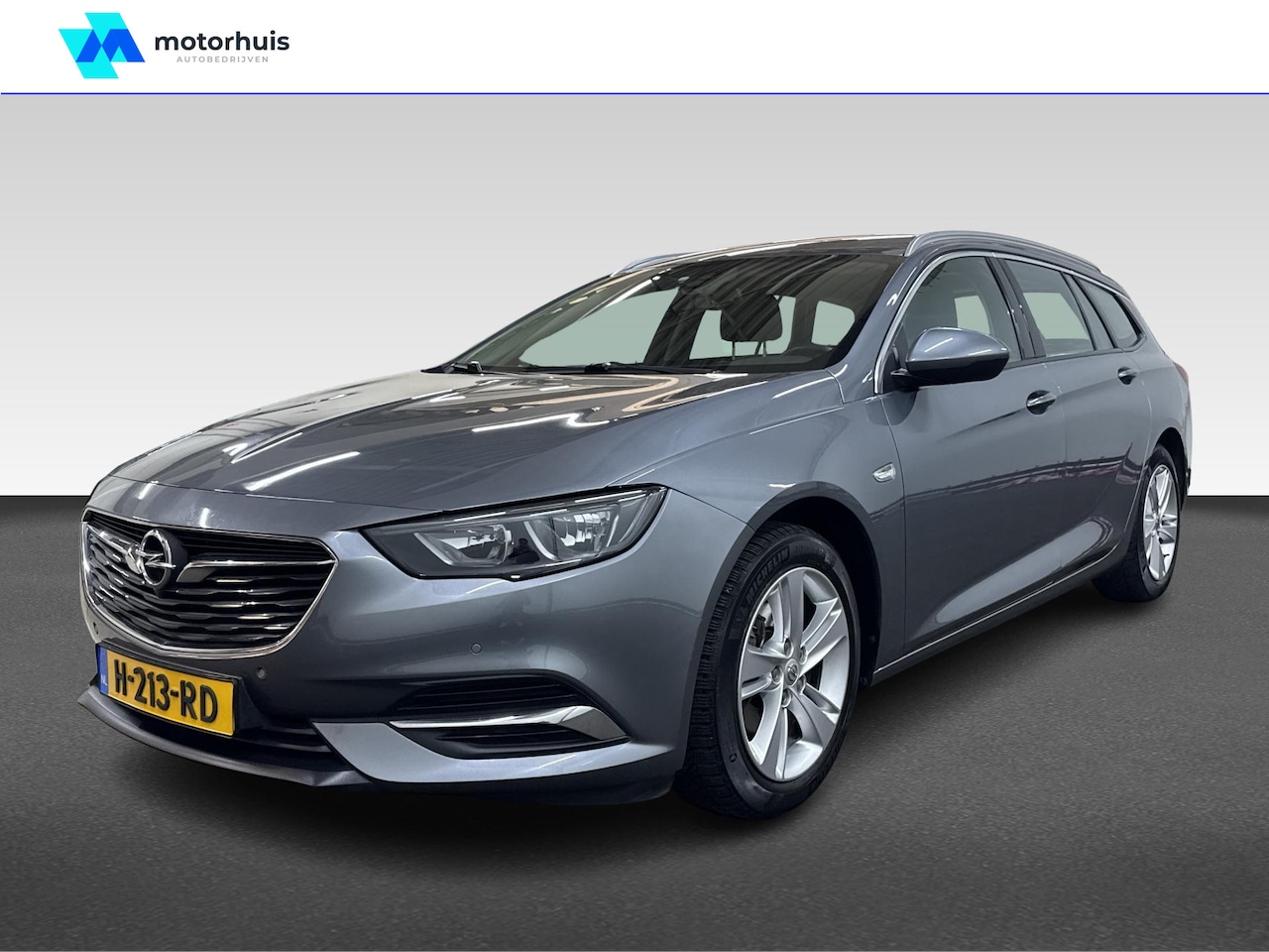 Opel Insignia Sports Tourer - 1.5 Turbo Business Executive | Trekhaak - AutoWereld.nl