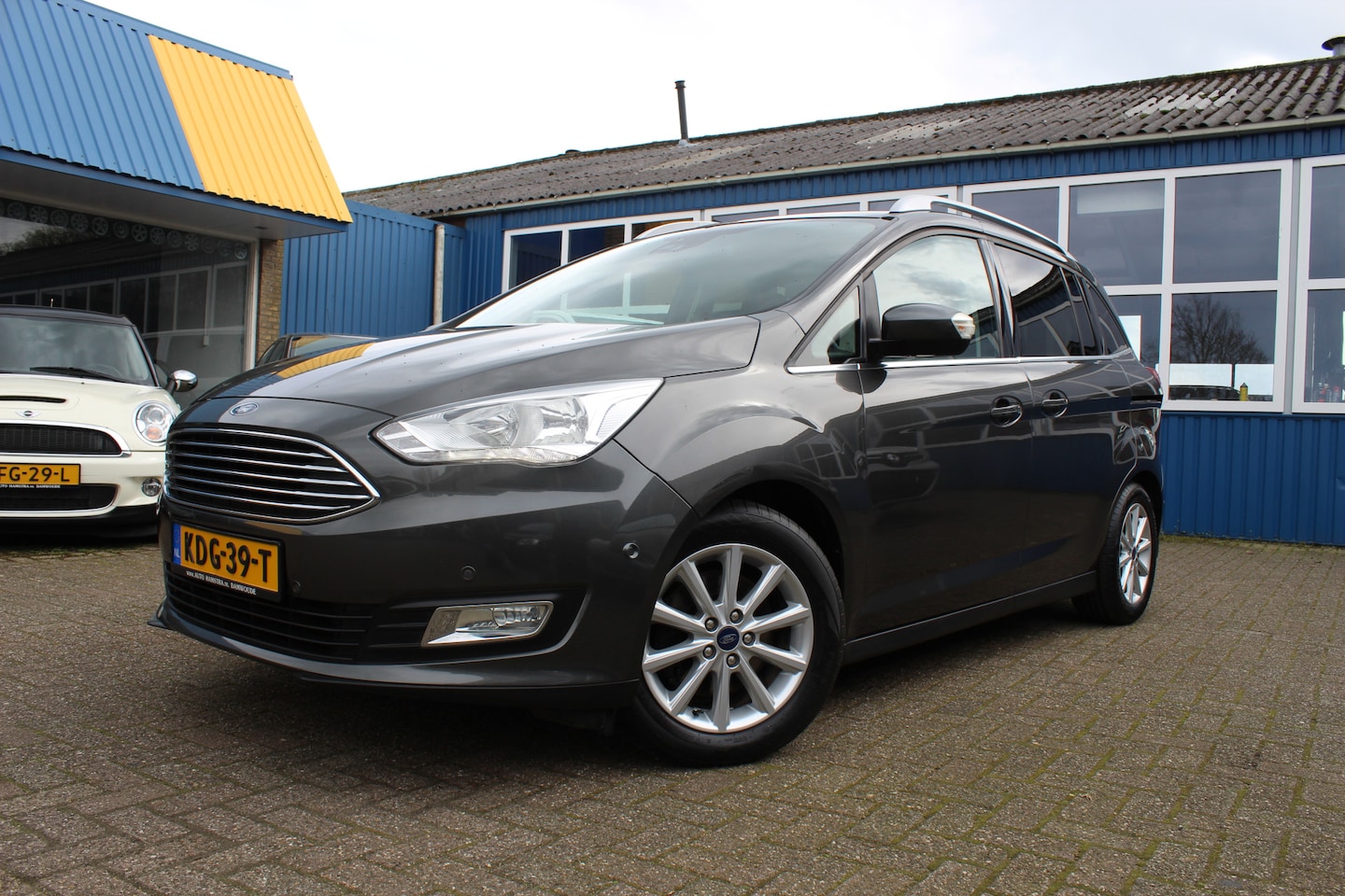 Ford Grand C-Max - 1.0i "Titanium" Cruise - Navi -  7 Pers. !!! 125 Pk - AutoWereld.nl
