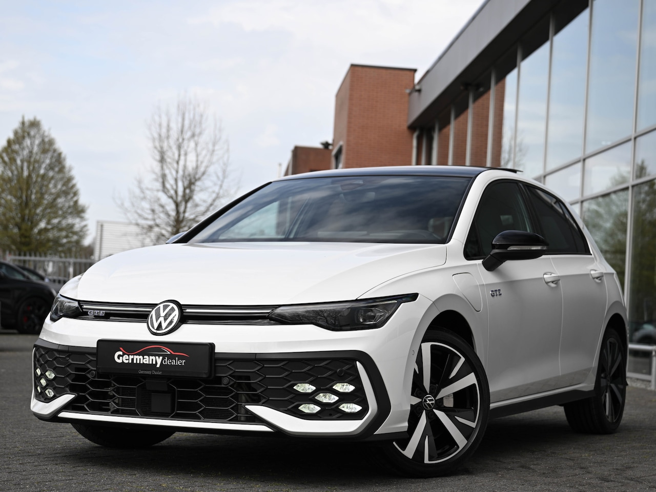 Volkswagen Golf - 1.5 eHybrid GTE 272PK Leder Pano Head-Up IQ-Light ACC 18-Inch VOL! - AutoWereld.nl