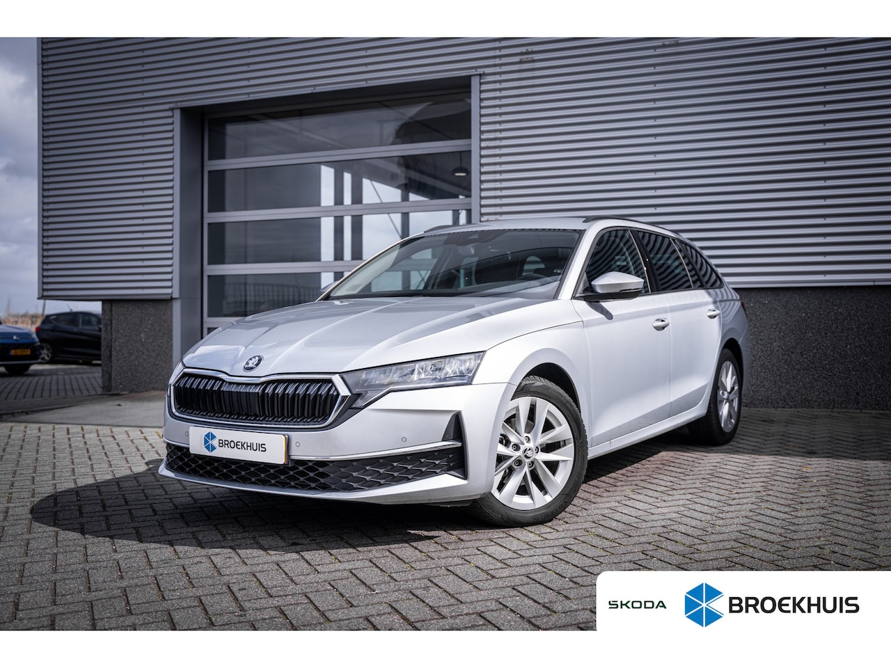 Skoda Octavia Combi - 1.5 TSI MHEV Business Edition | Achteruitrijcamera | Lichtmetalen velgen meer-spaaks 17" | - AutoWereld.nl