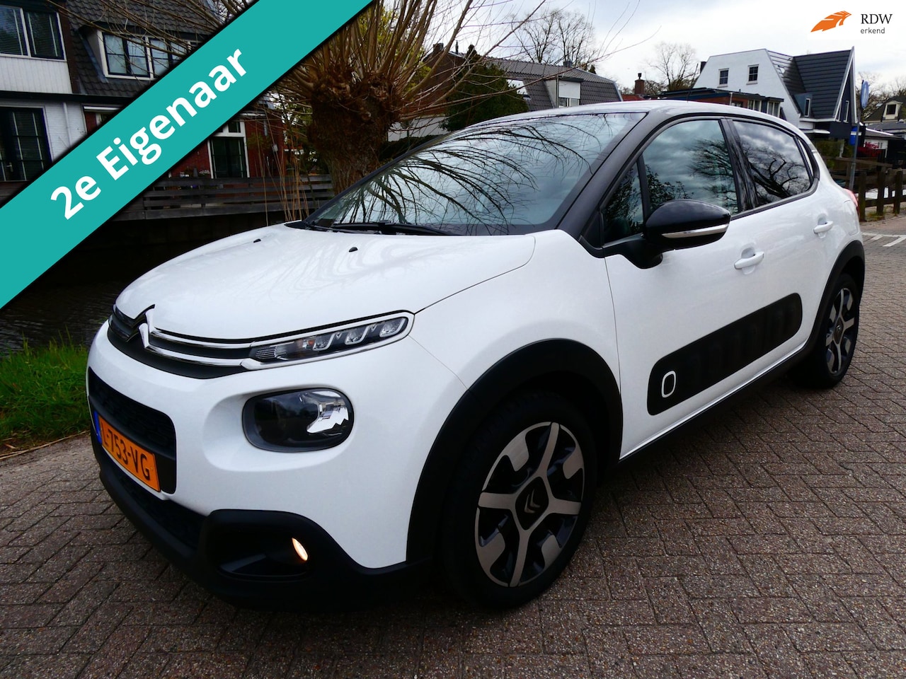 Citroën C3 - 1.2i S&S 2e eig. Historie Clima Cruise Panorama Carplay PDC - AutoWereld.nl