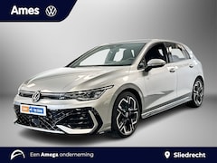 Volkswagen Golf - 1.5 eTSI 150pk DSG R-Line Edition | Dodehoeksensoren | Matrix LED | Stuurverwarming