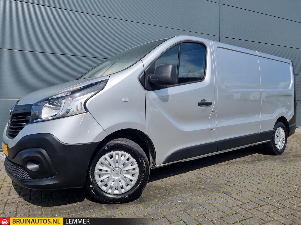 Renault Trafic - 1.6 dCi L2H1 Airco Navi 120pk Lage km Trekh - AutoWereld.nl