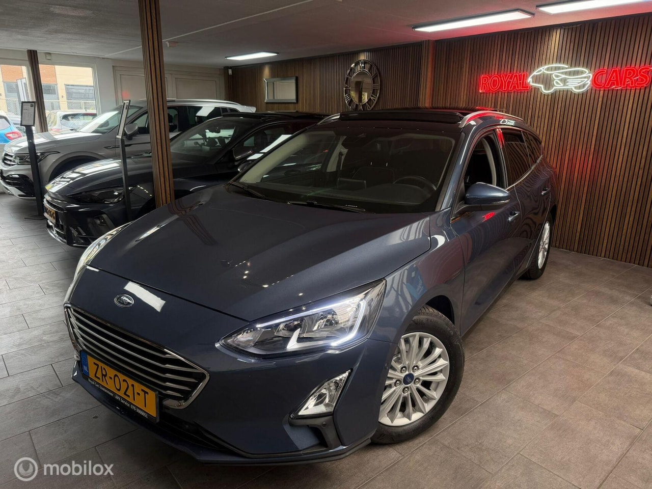 Ford Focus Wagon - 1.0 EcoBoost Titanium Business/ Pano / Navi - AutoWereld.nl