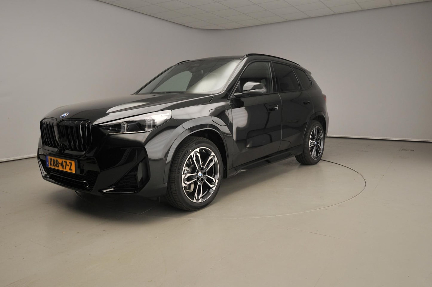 BMW X1 - xDrive25e M-Sportpakket / Trekhaak / Sportstoelen / Getint glas / Harman-Kardon / Head-up - AutoWereld.nl