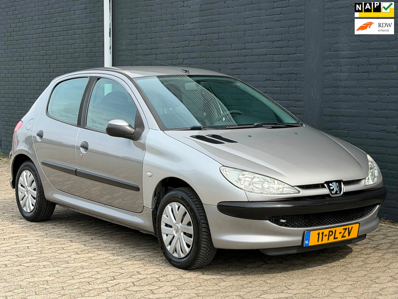 Peugeot 206 - 1.4 X-line 5drs APK AIRCO - AutoWereld.nl