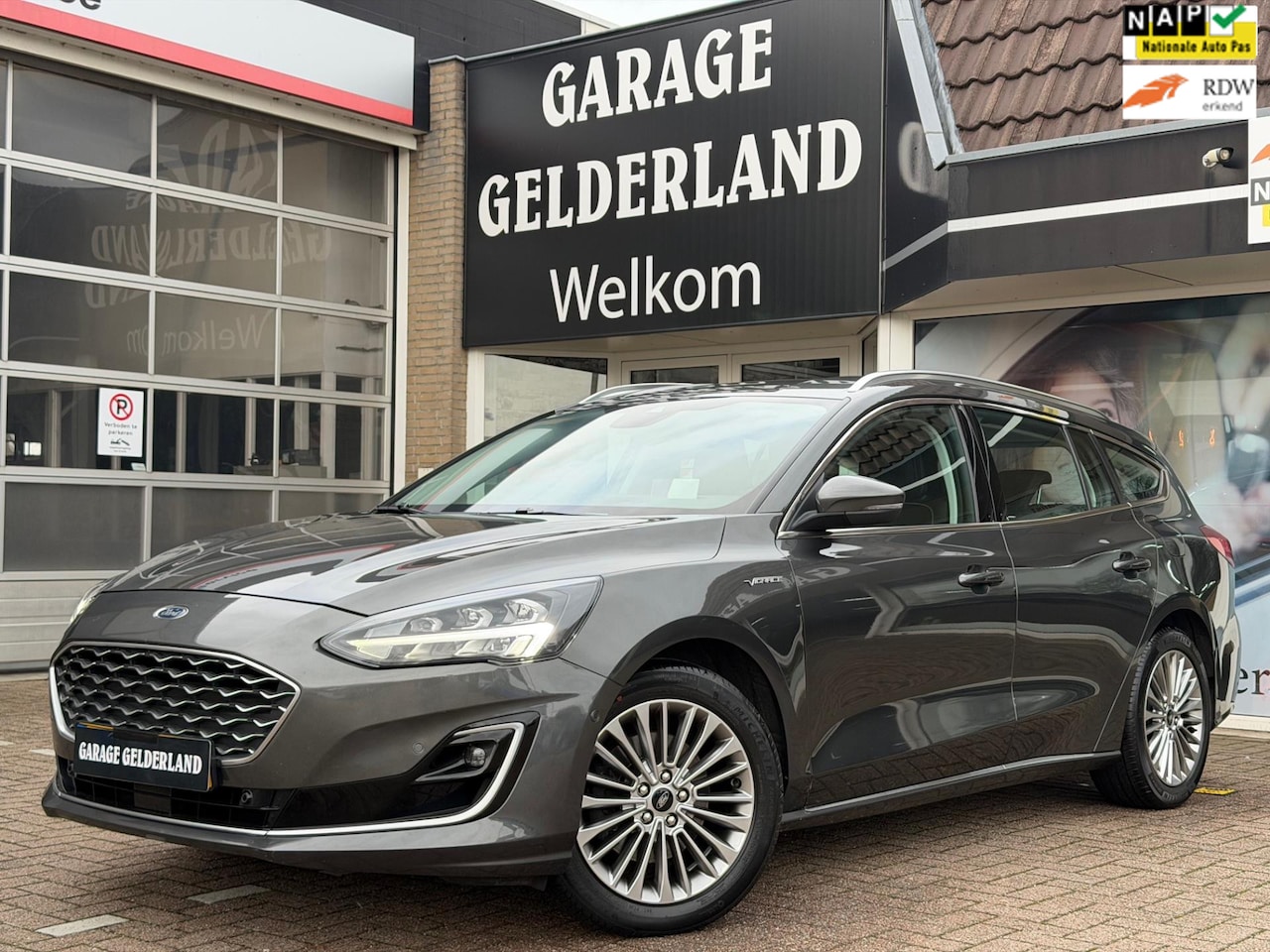 Ford Focus Wagon - 1.5 182PK Vignale | Volleder | Navi | Camera | Cruise | Climate | Apple/Android | Full-Opt - AutoWereld.nl
