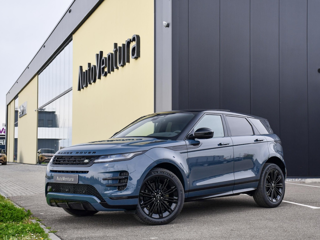 Land Rover Range Rover Evoque - 1.5 P270e PHEV Dynamic SE l Facelift l Schuif-/kantel Dak l Black Pack l Meridian l Adapt. - AutoWereld.nl