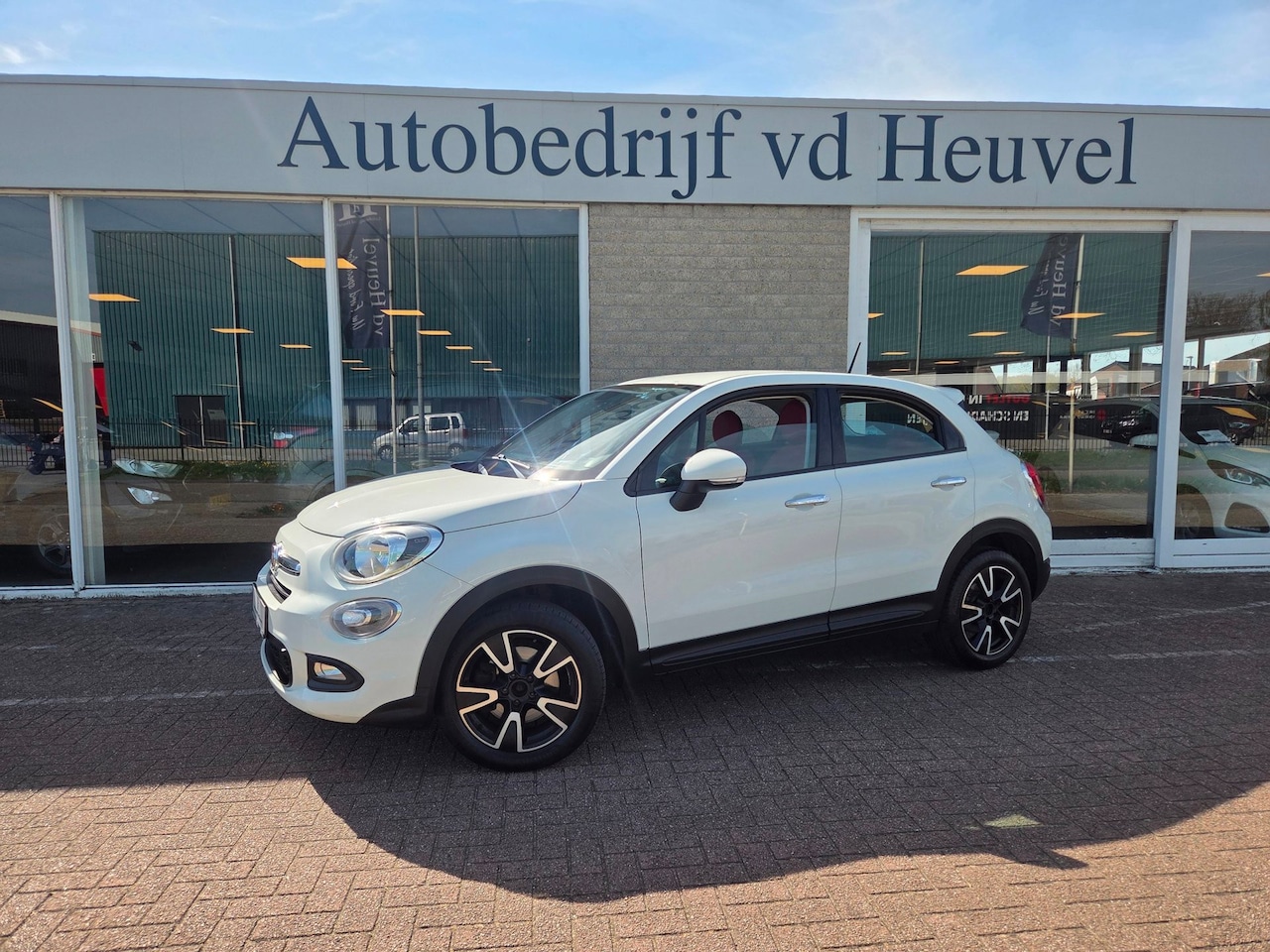 Fiat 500 X - 1.4 Turbo MultiAir Lounge Navigatie * Cruise * Climate * keyless * Rijklaar - AutoWereld.nl